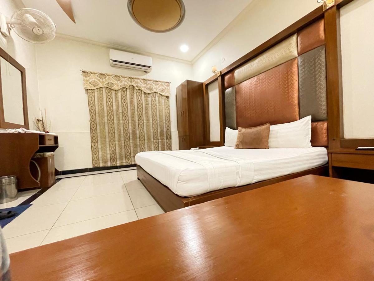 Hotel Multan Exterior photo