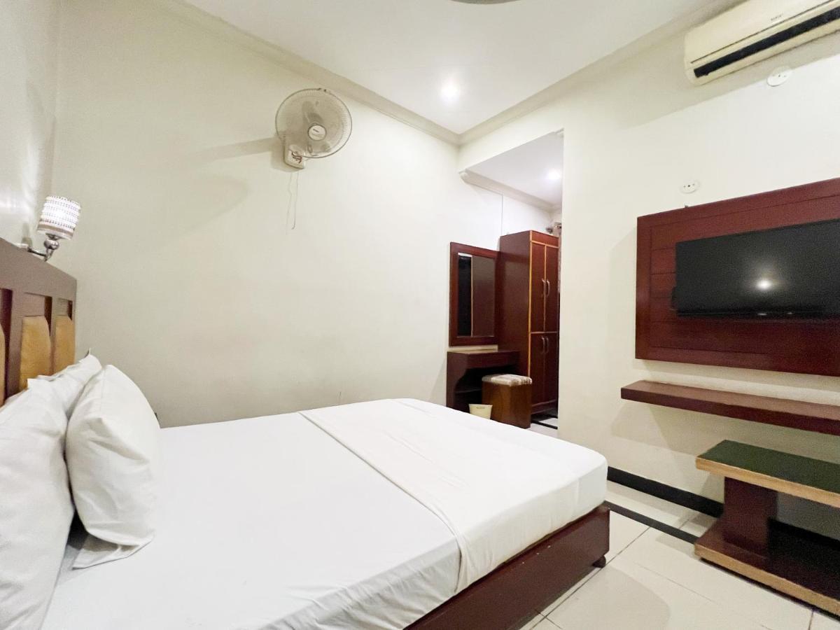 Hotel Multan Exterior photo