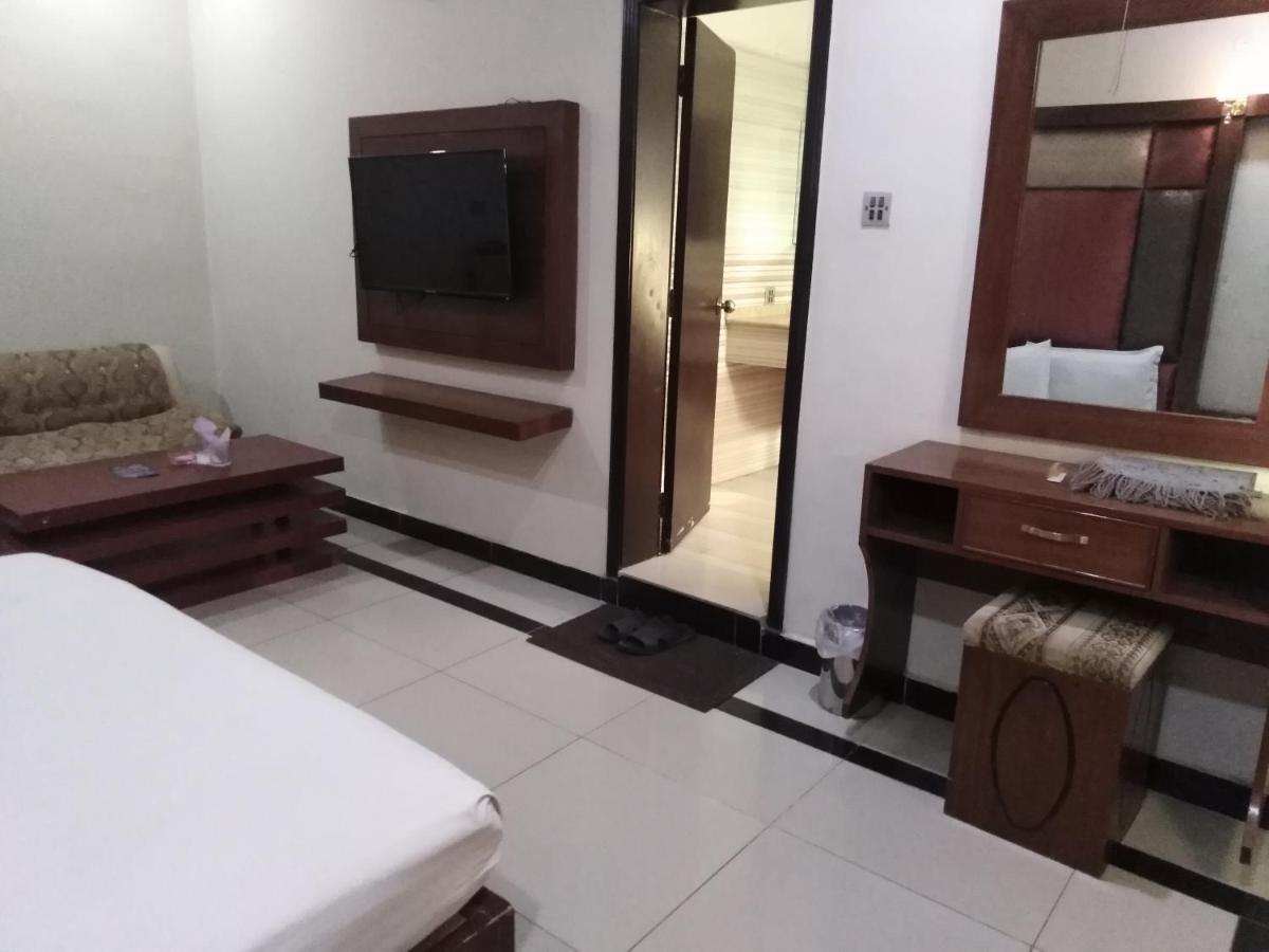 Hotel Multan Exterior photo